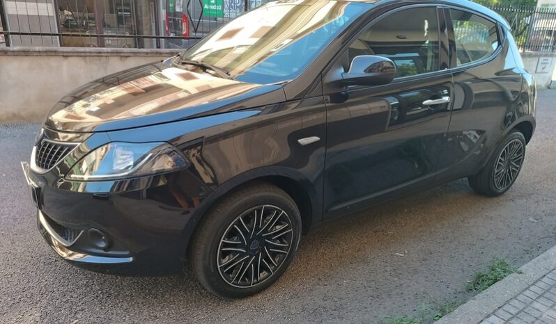 
								Lancia Ypsilon 1.0 firefly hybrid Gold s full									