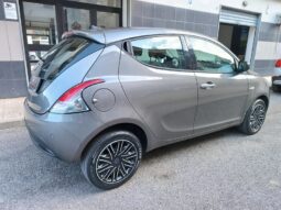 Lancia Ypsilon 1.0 firefly hybrid Gold Plus